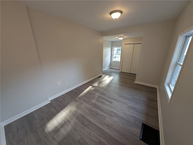 Building Photo - 82 Cragg Rd