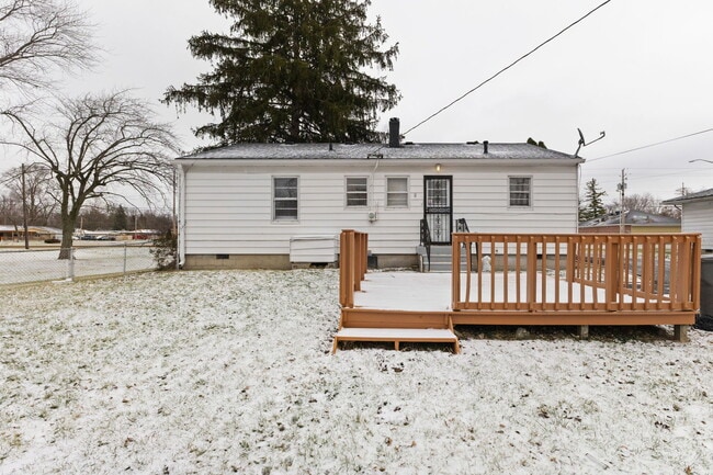 Building Photo - 3016 N Arlington Ave