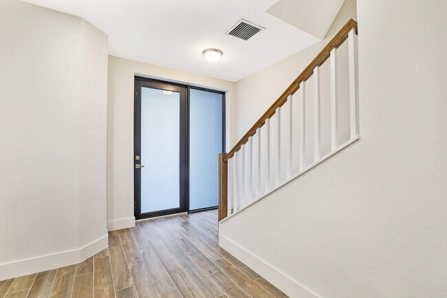 Building Photo - 395 Bella Sol Way