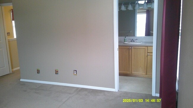 Building Photo - 3353 SE Midvale Dr