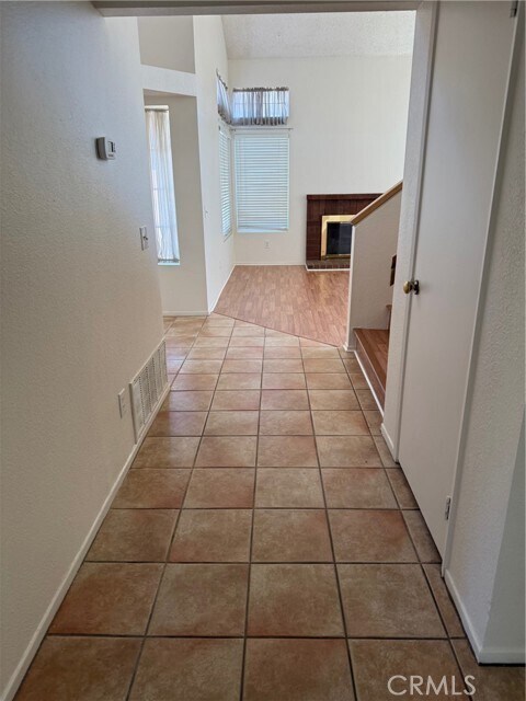 Building Photo - 15610 Nectarine Way