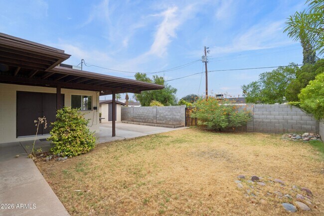Building Photo - 1014 E Balboa Cir