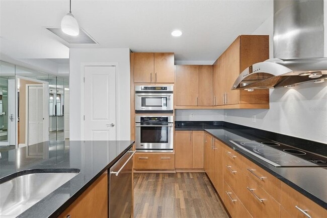 Building Photo - 100 S Eola Dr