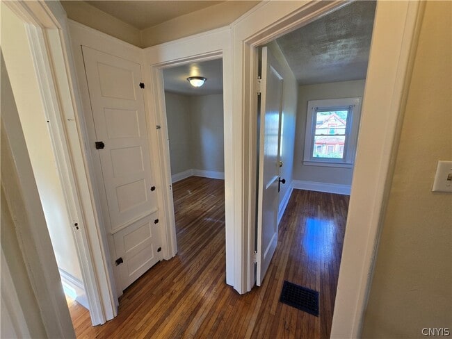 Building Photo - 176 Mayar St