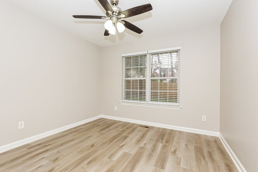 Building Photo - 612 Woodland Hills Dr