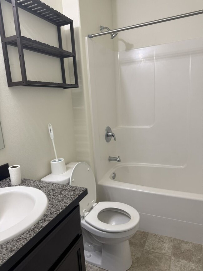 Building Photo - Orchard Terrace Umatilla