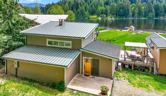 Primary Photo - 1103 SW Lake Roesiger Rd