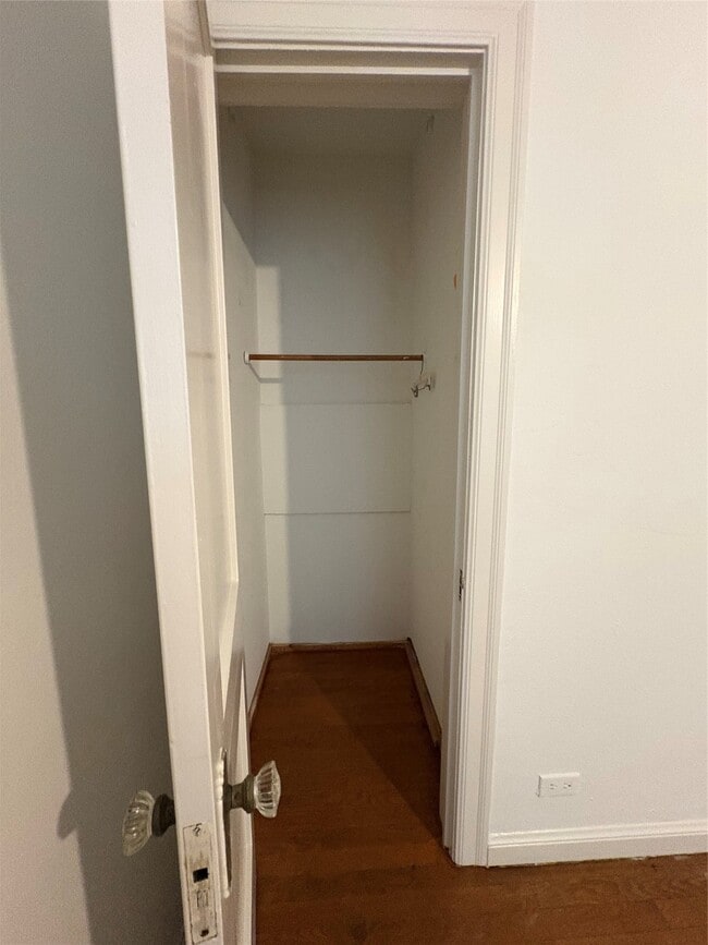 Building Photo - 2011 33rd St