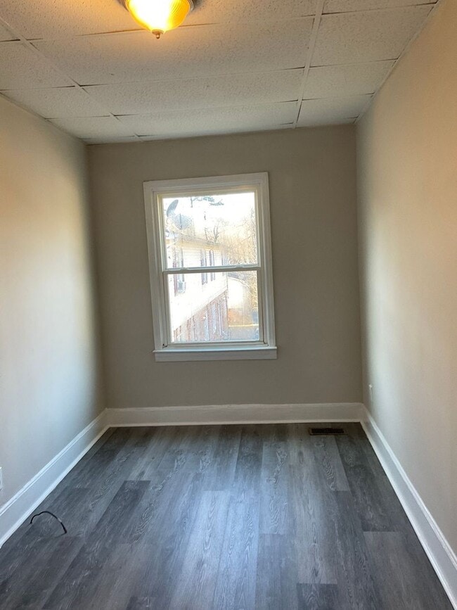 Building Photo - 4 Bedroom  Home in Gastonia - Hardwood Floors, Spacious Rooms!!!