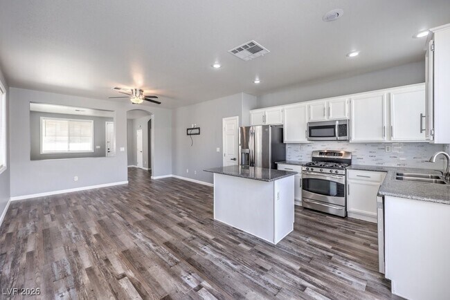 Building Photo - 9758 Vista Crest Ave