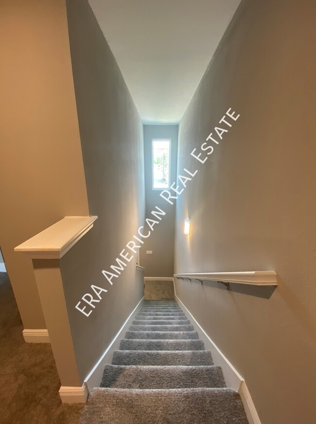 Building Photo - 957 Skylark Rd