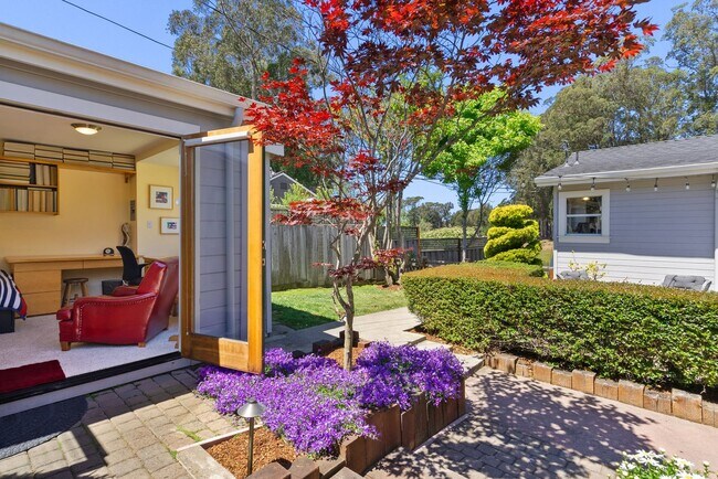 Building Photo - Oceanfront Paradise - 1BR/1BA w/ Additional Sleeping areas  Monthly Rental in Santa Cruz!  Fully ...