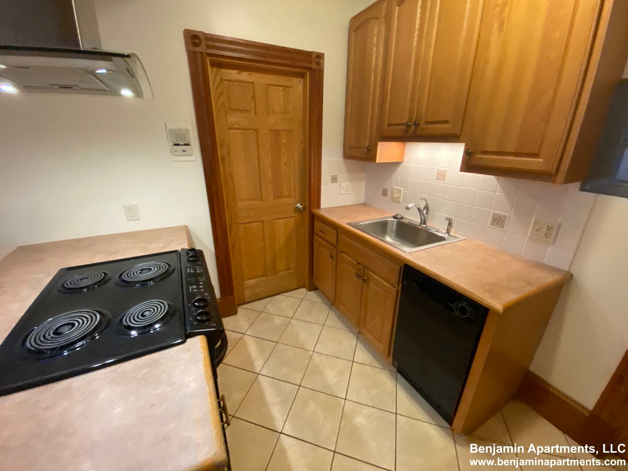 Building Photo - 97 Myrtle St