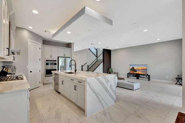 Building Photo - 13325 Machiavelli Way