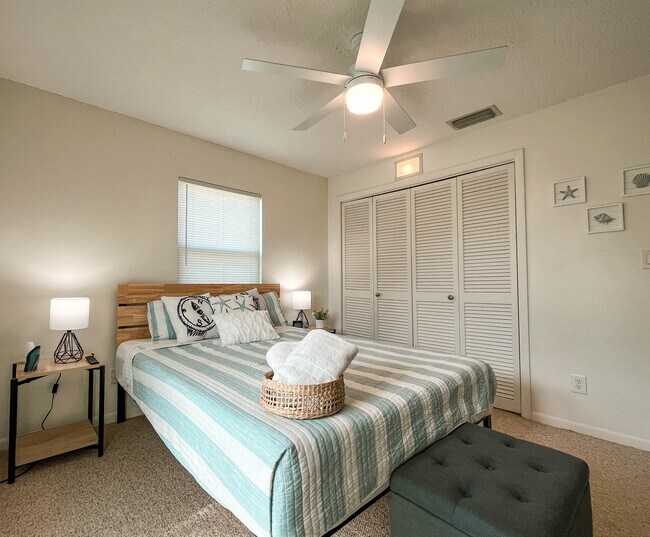 Building Photo - 532 Roosevelt Ave