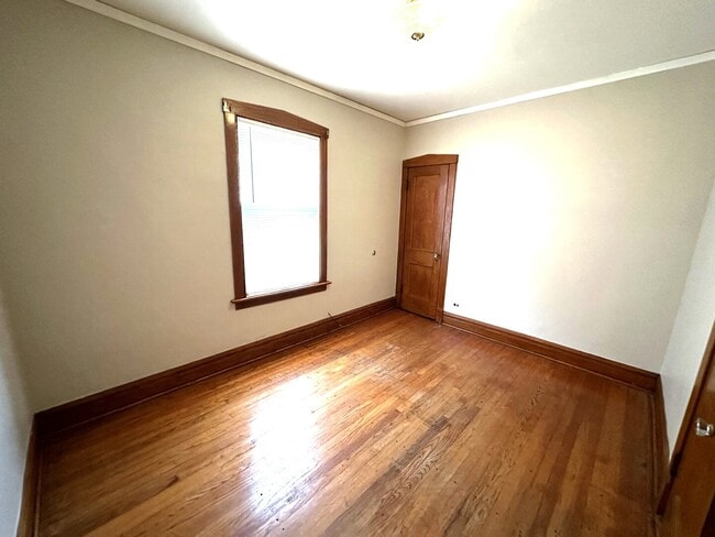 Building Photo - 5349 S Fairfield Ave