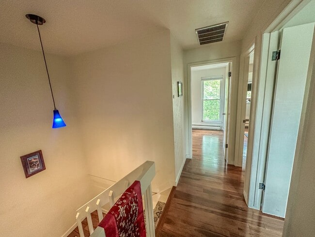 Building Photo - Beautiful & Large 4-Bd 2.5-Ba, in Boulders...