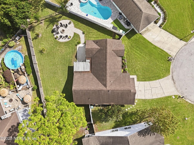 Building Photo - 2143 Lady Di Ln