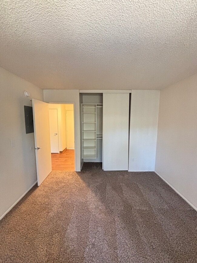 Building Photo - 3950 SW 102nd Ave