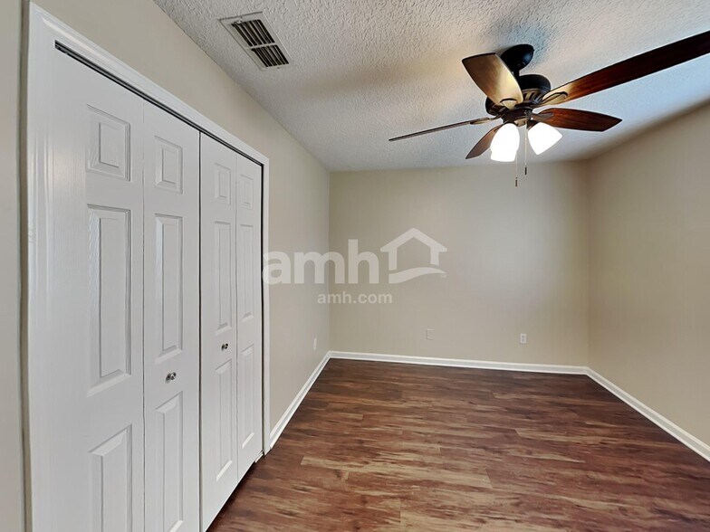 Building Photo - 1745 Pickwick Pl