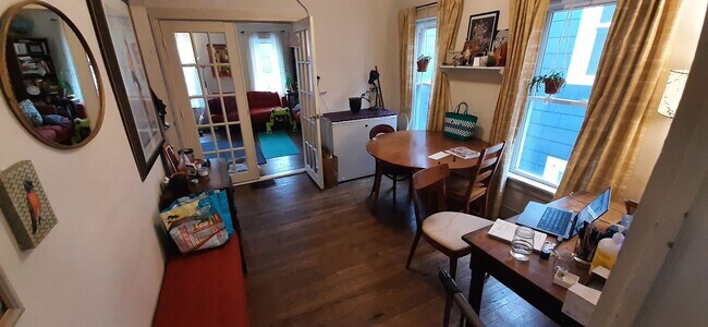 Building Photo - 121 Columbia St