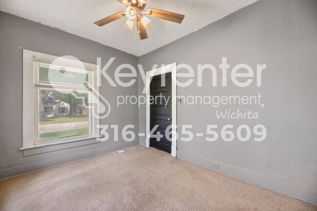 Building Photo - June is free!! Charming 1925 Farm House on 1/3 acre!