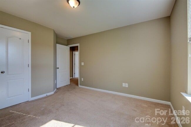 Building Photo - 16125 Hammersmith Farm Dr