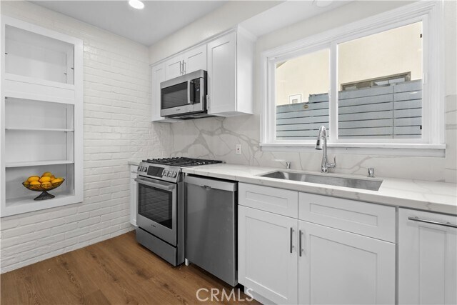 Building Photo - 2120 Palos Verdes Dr W