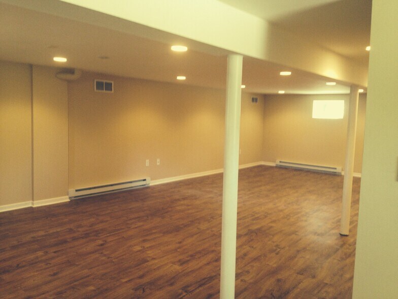 Building Photo - 2037 Terrace Drive