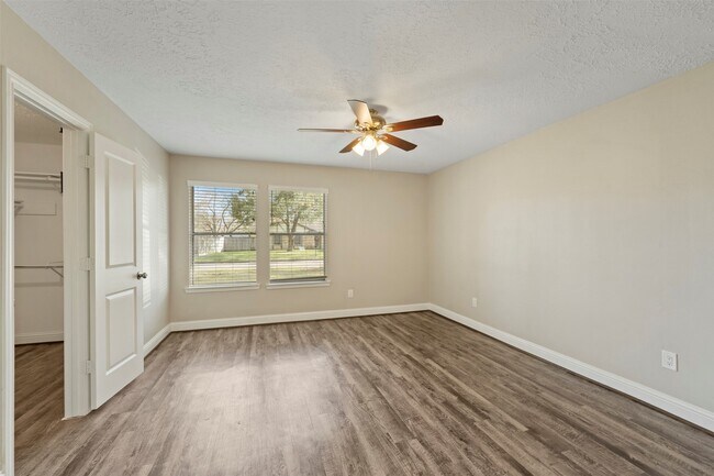 Building Photo - 119 Wood Hollow Dr