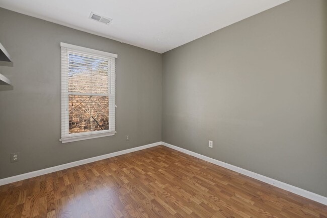 Building Photo - 3 Bed 3.5 Bath - Kentlands Townhouse - 2 C...