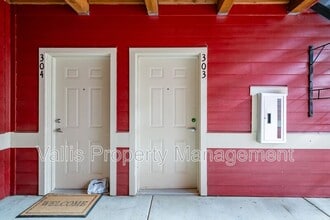 Building Photo - 13001 S Crompton Lane