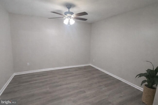 Building Photo - 304 Coventry Way