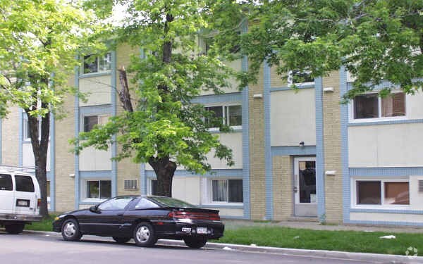 Primary Photo - Kenilworth Apartments