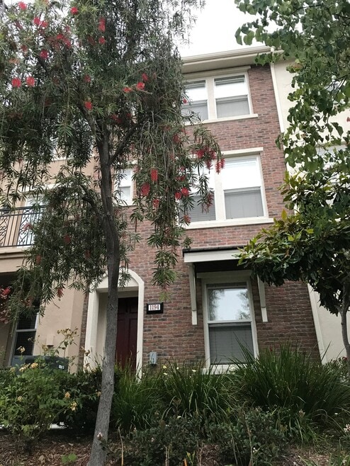Building Photo - 1194 Elfin Forest Rd W