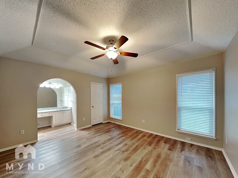 Building Photo - 1509 Brook Forest Dr