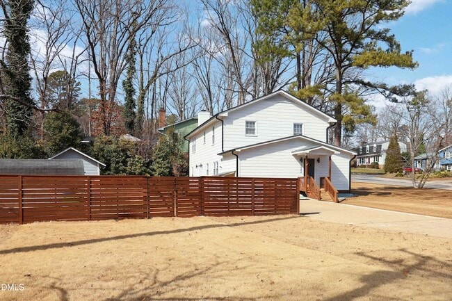 Building Photo - 322 E Millbrook Rd