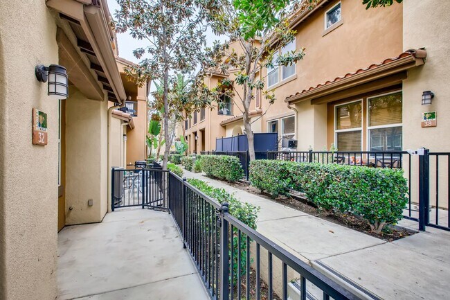 Building Photo - Fantastic 4 Bedroom House in Central San Diego Available in August!!