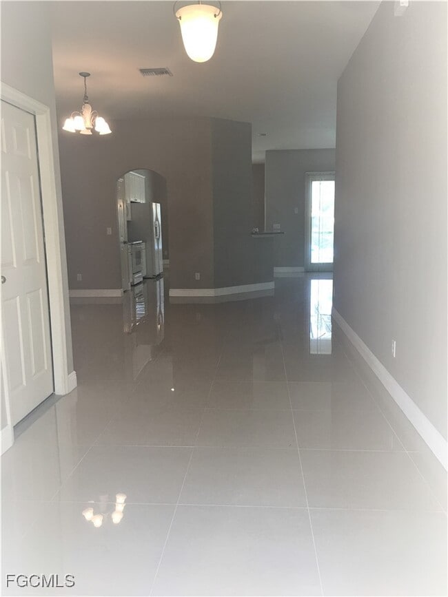 Building Photo - 9019 Gladiolus Preserve Cir