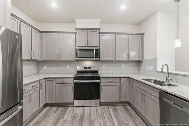 Building Photo - 245 Ribbon Rail St