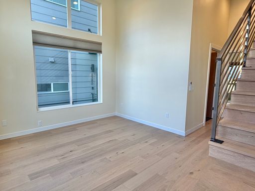 Building Photo - Luxury Sunset Hill Townhome w/ Water View! Available Now!