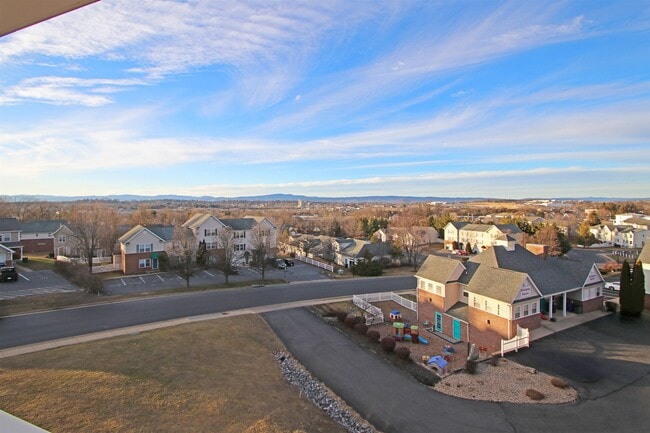 Building Photo - 1214 Old Richmond Circle