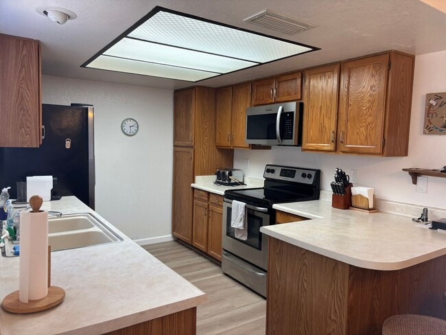 Building Photo - Lovely 3 bedroom 2 bath home in the grass in Leisure World a 45+ Active Adult Resort Community. M...