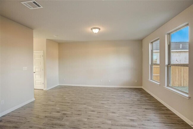 Building Photo - 540 Rearing Mare Pass
