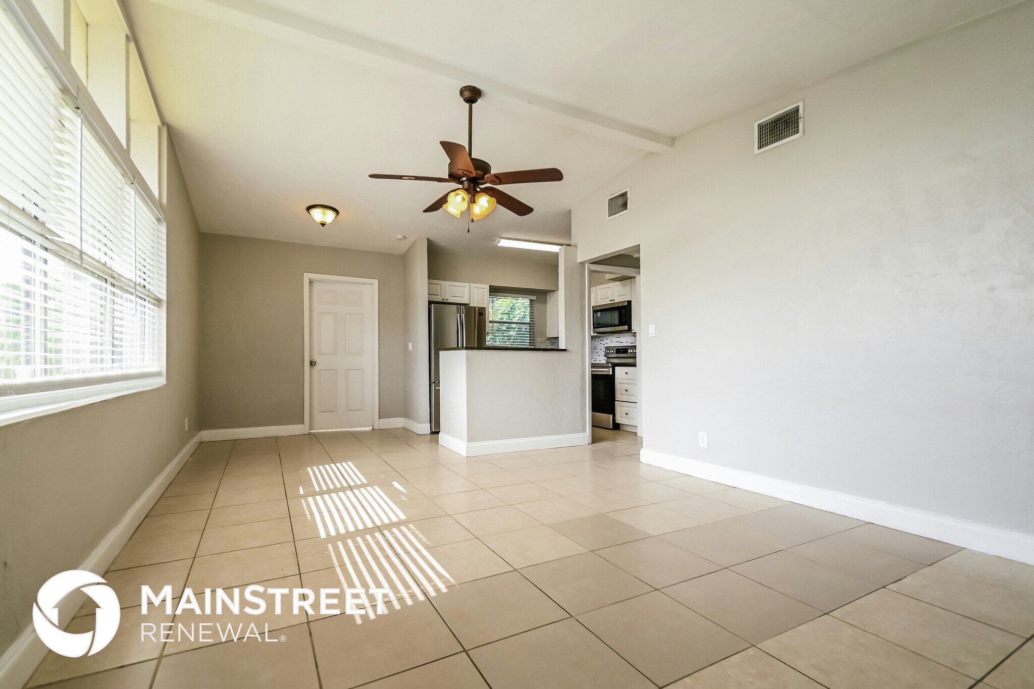 Building Photo - 3521 Schwalbe Dr