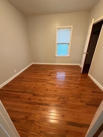 Building Photo - 137 Tecumseh St