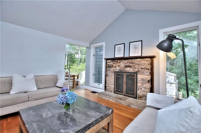 Building Photo - 14 Spruce Hill Rd