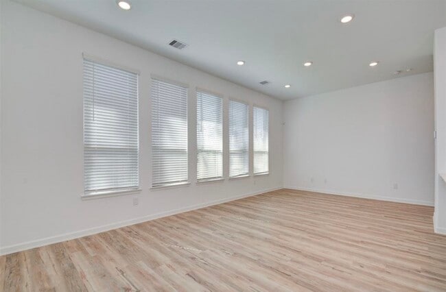 Building Photo - 630 Aspen Falls Ct