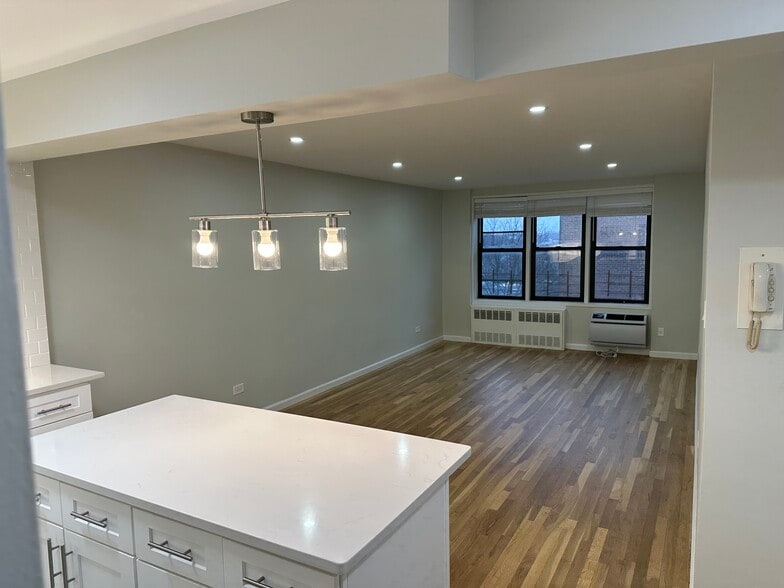 Building Photo - 3520 Leverich