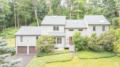 Building Photo - Beautiful Contemporary 3 Bedroom Home